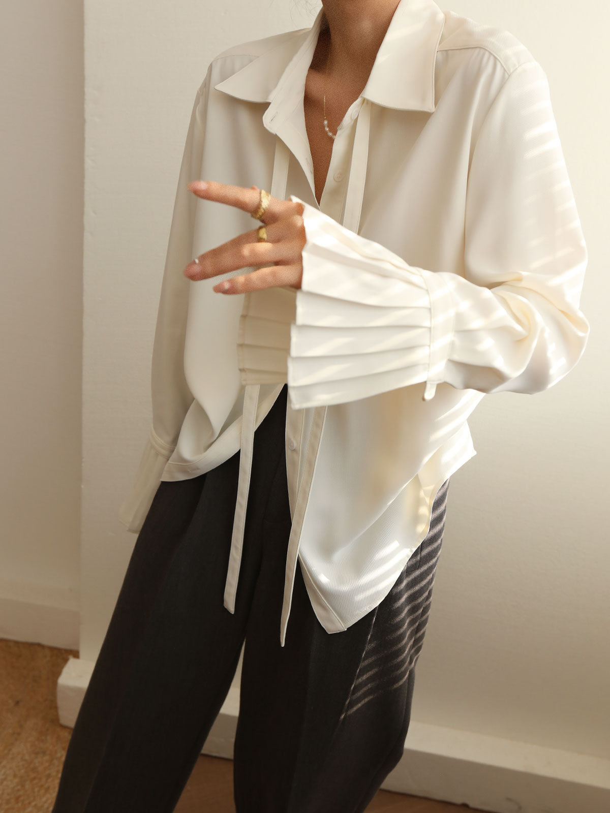 Chemise Adeline à Col Noué et Poignets Plissés, vue 5