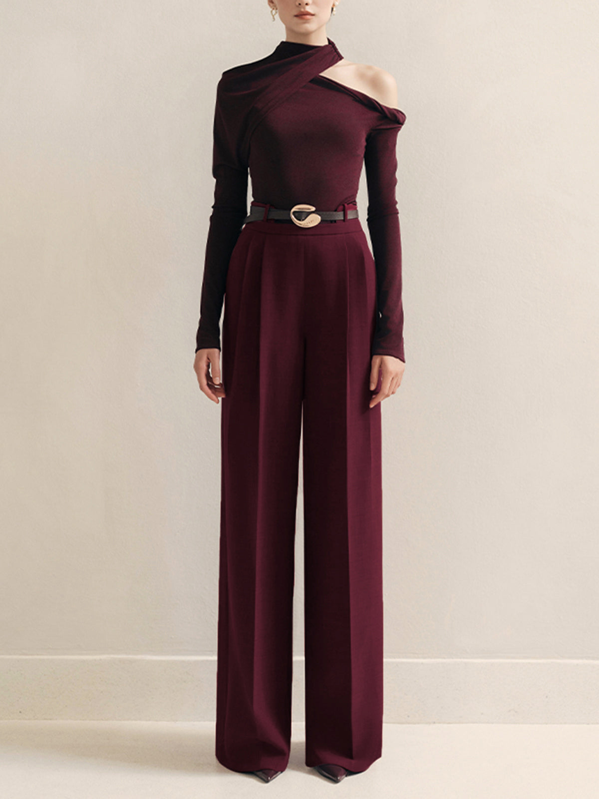 Pantalon Plissé Théodora à Ceinture Dorée, vue 2