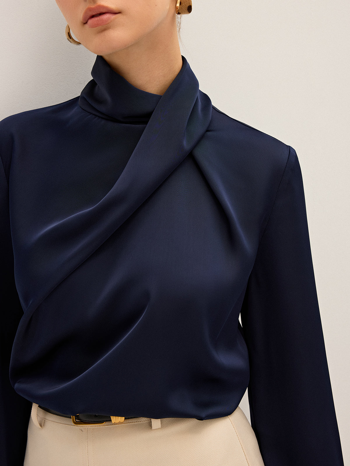 Blouse Satinée Béatrice à Col Drapé, vue 2