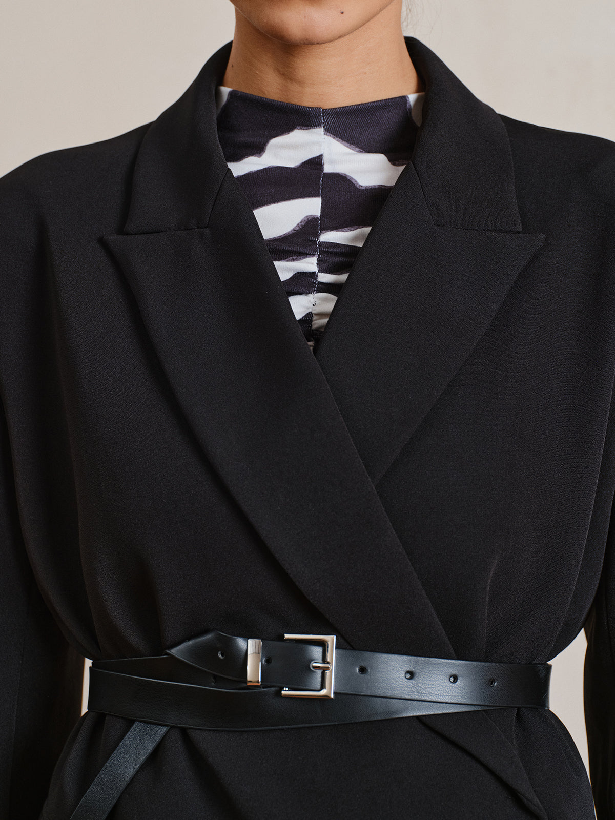 Blazer Ceinturé Éléonore à Revers, vue 5
