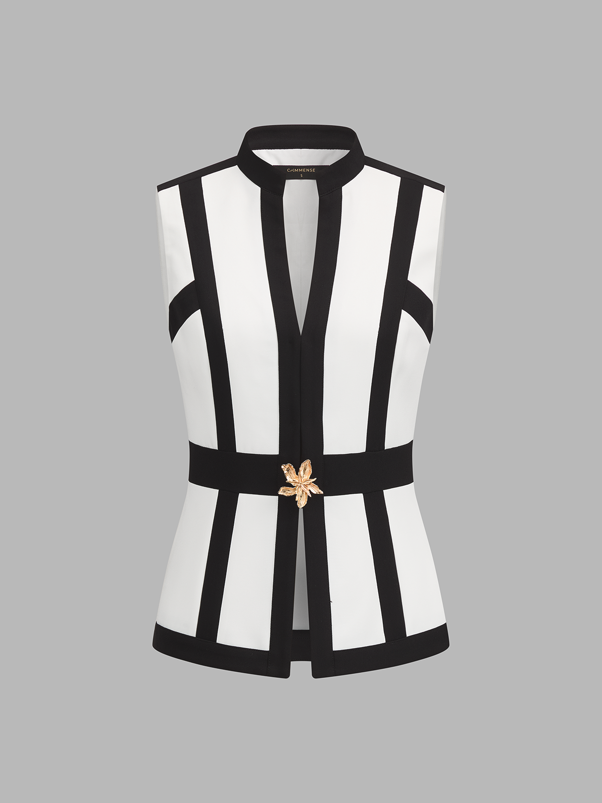 Gilet Clara à Col Montant et Détails Dorés, vue 2
