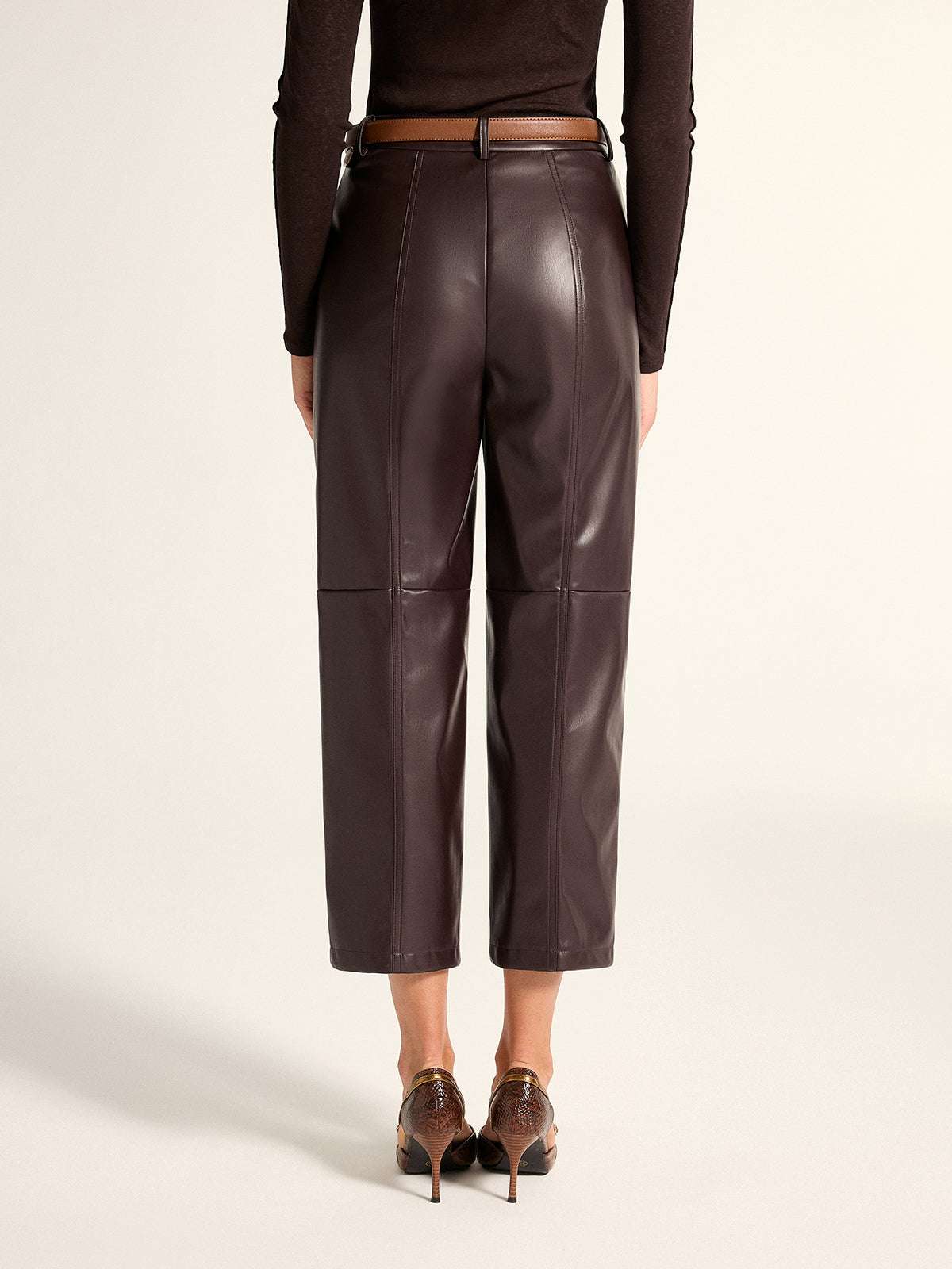 Pantalon Court Hortense en Simili Cuir, vue 5