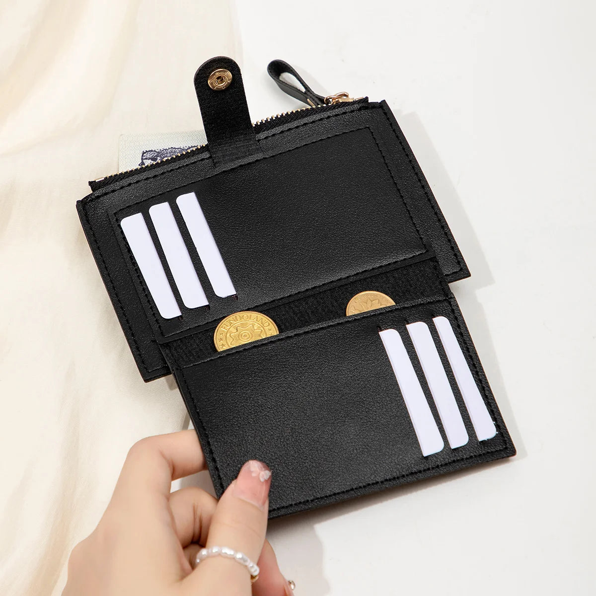 Le Porte-Cartes Ninon