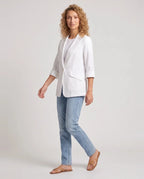 Blazer d'été fin à un bouton blanc Constance, vue de trois quarts en studio