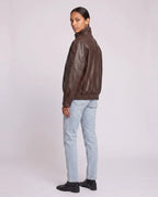 Blouson effet cuir à col montant marron Octavie, vue de trois quarts en studio