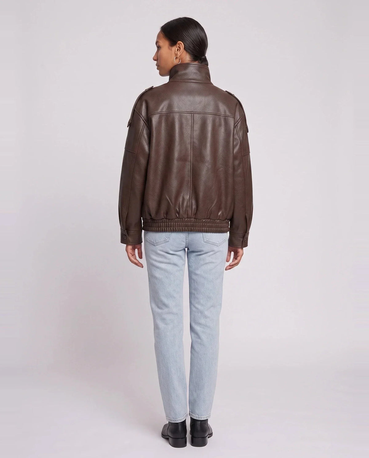 Blouson effet cuir à col montant marron Octavie, vue de dos en studio