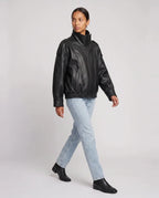 Blouson effet cuir à col montant noir Octavie, vue de trois quarts en studio