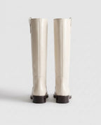 Bottes cavalières hautes effet cuir Bastienne — Blanc Cassé, paire vue de dos, couture de tige et talon bloc