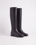 Bottes cavalieres plates en simili Ysabeau Noir — packshot studio