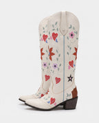 Bottes hautes western brodées à clous en simili Sabeline Blanc — packshot studio