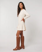 Bottes hautes à talon empilé effet cuir Nicolette — Cognac, portées en plein pied studio