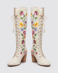 Bottes hautes lacées en suédine brodée Laurentine Écru — packshot studio
