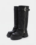 Bottes motardes hautes à zip et boucle Axelle — Noir, paire vue de trois quarts en studio