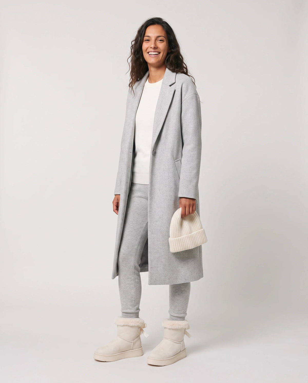 Bottes de neige à nœud et col fourrure Opaline — Blanc, portées en plein pied studio