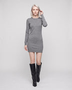 Bottes hautes à revers en simili Rosemarie — Noir, portées en plein pied studio