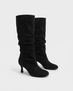 Bottes slouch à talon kitten Vérane — Noir, paire en packshot studio