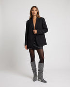Bottes hautes slouchy à strass Odalie — Gris Ardoise, portées en plein pied studio