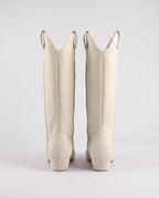 Bottes hautes western en suédine Marjolaine — Blanc Cassé, paire vue de dos, coutures arrière et tirants