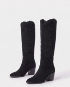 Bottes western à talon bloc en suédine brodée Modestine — Noir, paire en packshot studio