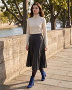 Bottines a bride et boucle en suedine Armantine Bleu Outremer — portées en situation