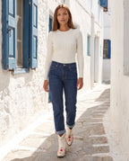 Bottines santiags à broderie florale en simili Émerance Blanc — portées en extérieur