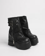 Bottines plateforme à guêtre zippée Urielle — Noir, paire en packshot studio