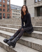 Bottines plateforme à guêtre zippée Urielle — Noir, portées en situation urbaine
