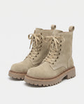 Bottines rangers en suédine à plateforme Fanchon — Beige, paire vue de trois quarts avant studio
