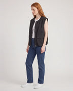 Gilet cargo zippé noir Paloma, vue de trois quarts en studio