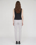 Gilet de tailleur col V noir Bérénice, vue de dos en studio