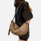 Grand sac à main banane demi-lune chic Marcelle - image 2