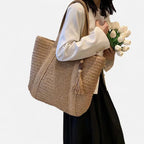 Grand sac à main cabas en paille avec pompon Naïma - image 7