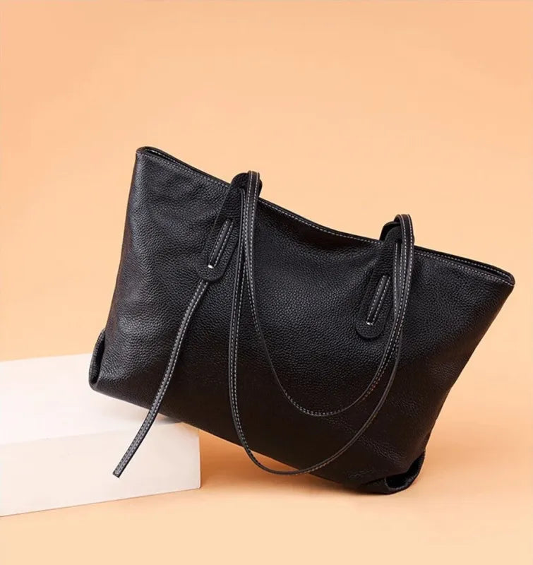 Grand sac à main cabas grainé Clara - image 9