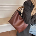 Grand sac à main cabas souple avec pochette assortie Amandine - image 10