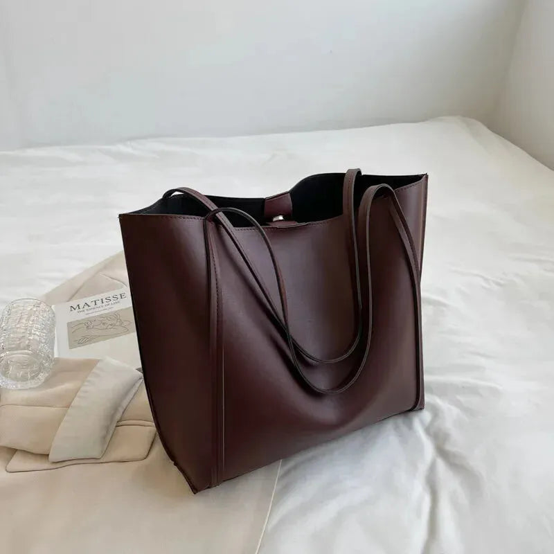 Grand sac à main cabas souple avec pochette assortie Amandine - image 15
