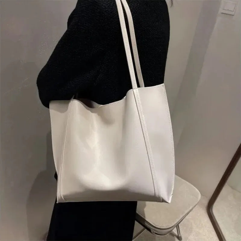 Grand sac à main cabas souple avec pochette assortie Amandine - image 25
