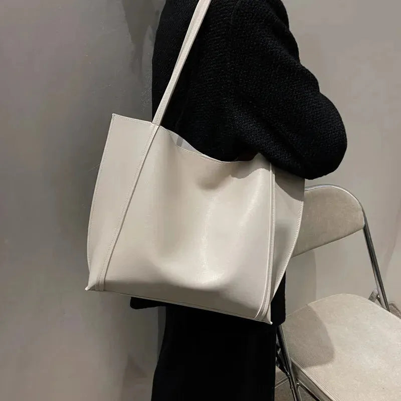 Grand sac à main cabas souple avec pochette assortie Amandine - image 27