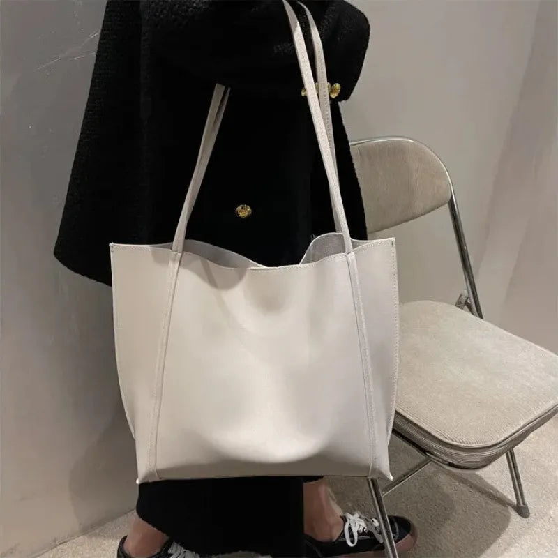 Grand sac à main cabas souple avec pochette assortie Amandine - image 29