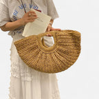 Grand sac à main demi-lune en paille Naïa - image 3