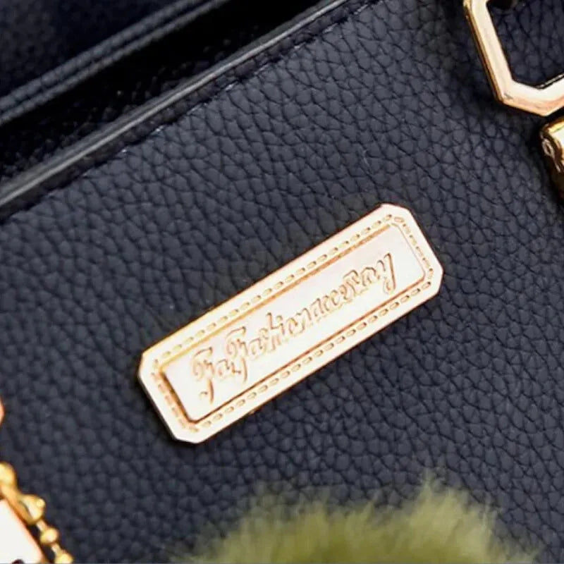 Petit sac à main bandoulière avec son charms pompon Louna - image 11
