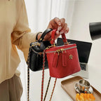 Petit sac à main bandoulière cubique matelassé au finition doré Aurore - image 35