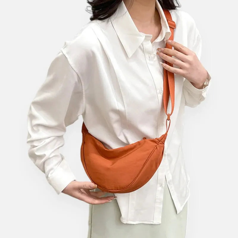 Sac à main banane demi-lune en tissu tendance Émilienne - image 10