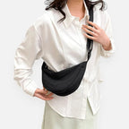 Sac à main banane demi-lune en tissu tendance Émilienne - image 2