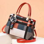 Sac à main bandoulière avec son charms pompon Livia - image 9