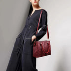 Sac à main bandoulière chic brillant et texturé Clara - image 2