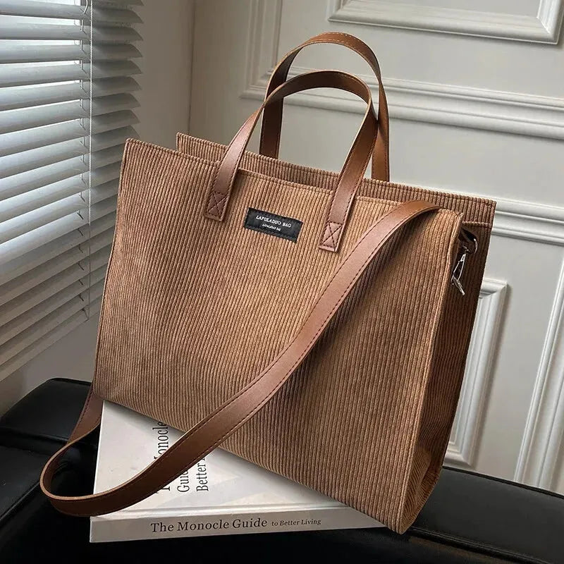 Sac à main cabas bandoulière en velours côtelé Amandine - image 15