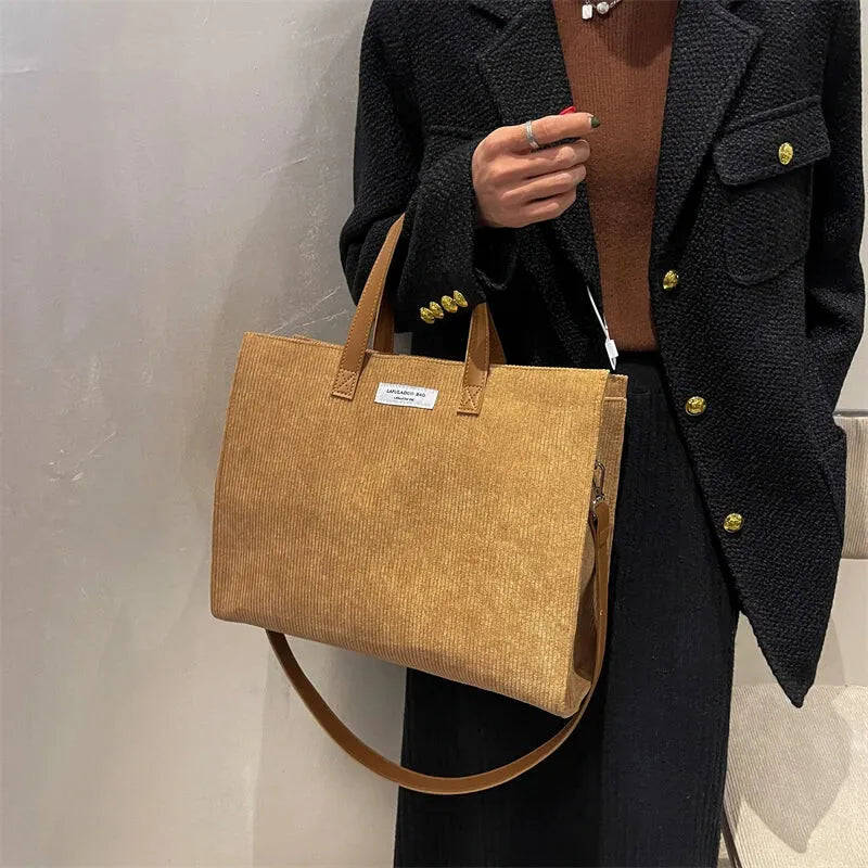 Sac à main cabas bandoulière en velours côtelé Amandine - image 18