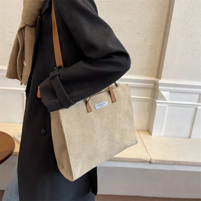 Sac à main cabas bandoulière en velours côtelé Amandine - image 21