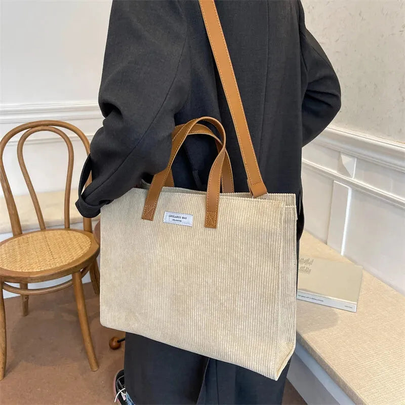 Sac à main cabas bandoulière en velours côtelé Amandine - image 22