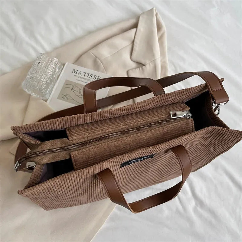Sac à main cabas bandoulière en velours côtelé Amandine - image 8